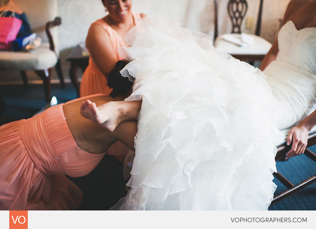 putting on the garter