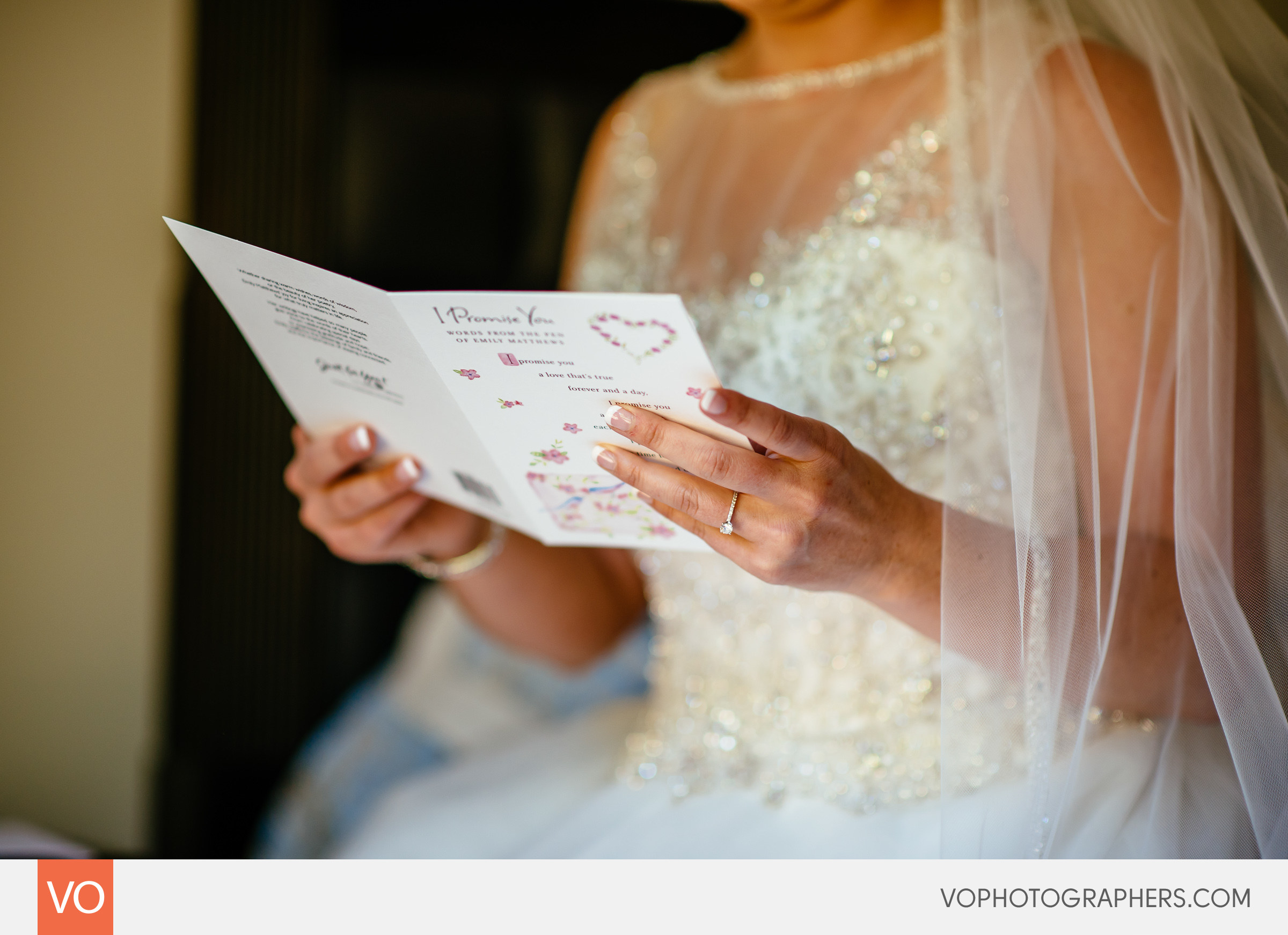 Bride reads a note from her future husband.