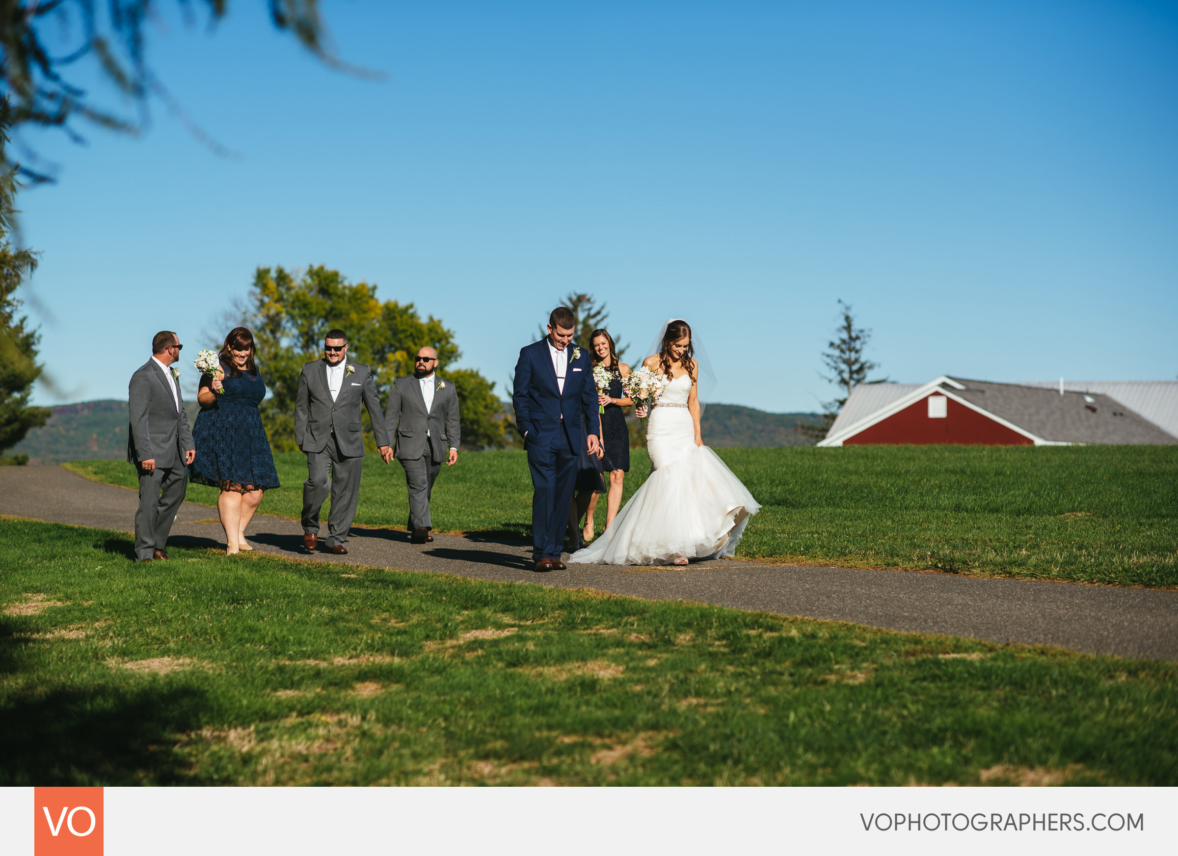 red-barns-hampshire-college-wedding-0015